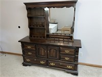 Bicentennial 8 Drawer Dresser w/Mirror and Shelves