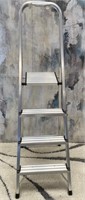 11 - ALUMINUM STEP LADDER