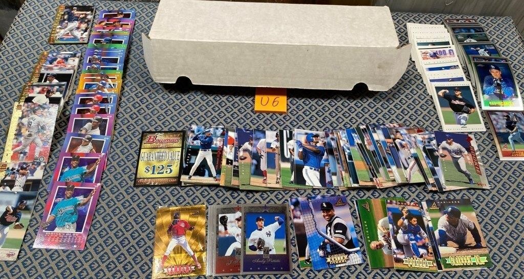 11 - LOT OF COLLECTIBLE SPORTS CARDS (U6)
