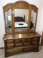 Dresser/Winged Mirror/8 Drawers/Heavy Wood