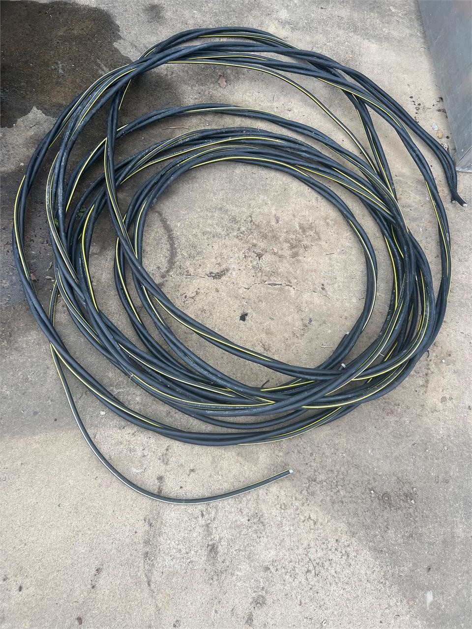 APPROX 80’ OF 4/0 WIRE (3 STRAND ALUMINUM)