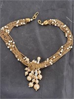 PEARL AND GOLD TONE NECKLACE