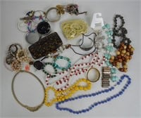 LARGE VINTAGE ESTATE JEWELRY GROUPING