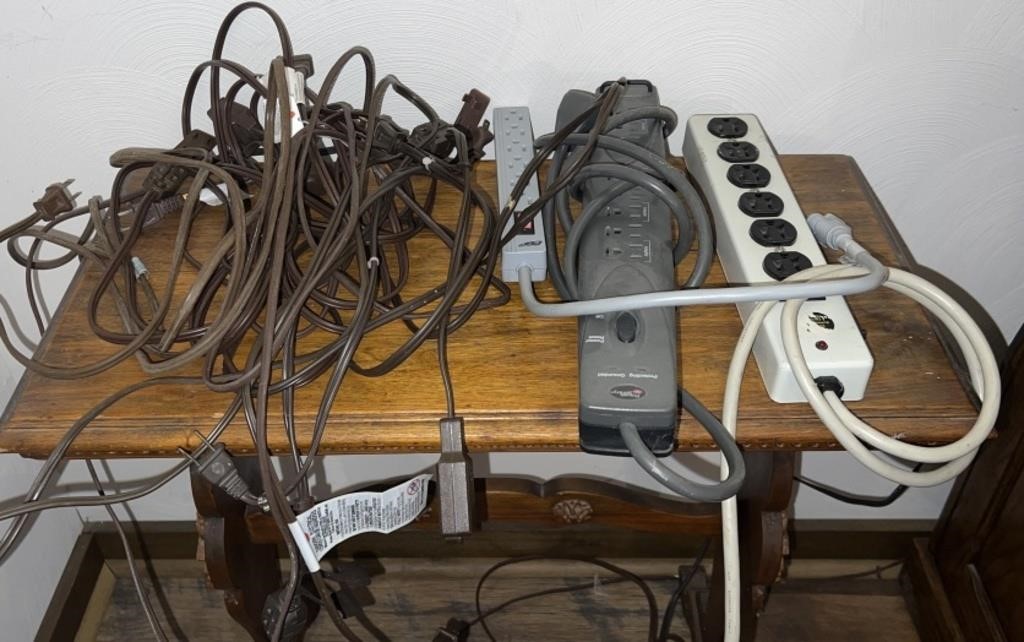 5 extension cords & 3 power strips