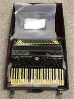 Accordion In Hard Shell Case (22" x 18")