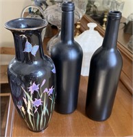 1 vase & 2 vintage bottles