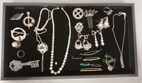 Group of vintage sterling silver jewelry including