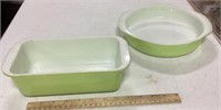 2 Pyrex dishes