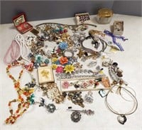 Group of vintage costume & fashion jewelry