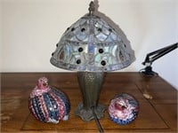 Stained glass lamp, 2 ceramic quail birds