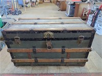 Vintage Trunk w/ Compartment 34l x 20t x 17d in.