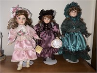 Crowne porcelain doll, Broadway collection