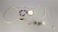 Group of jewelry including 18K & lapis bracelet,