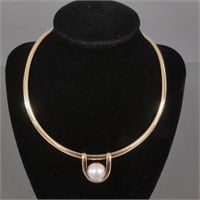 14K gold choker with mabe pearl pendant - 32.4g