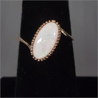 14K tested ring set with opal - 2.9 grams; size 6