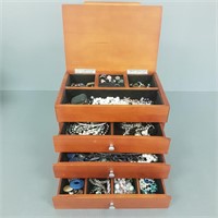 Jewelry box with jewelry including sterling silver