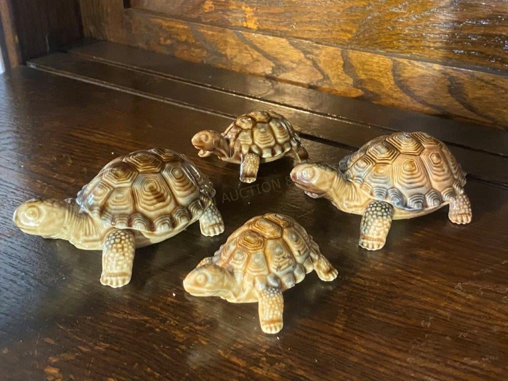Wade Turtle Statues & Trinket Boxes