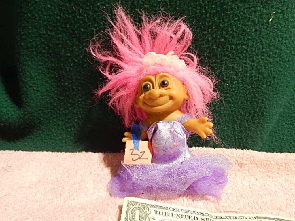 4" Trolls Doll Pink Hair w/ Purple Dress