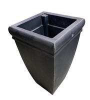 Mayne Outdoor Planter *pre-owned*
