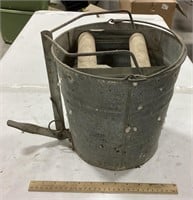 Galvanized metal wash bucket w/wringer