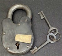 Vintage Medium heavy metal padlock with keys