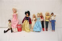 2 Barbie & 5 Disney Prince & Princess Dolls