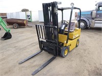 Caterpillar V35B Forklift