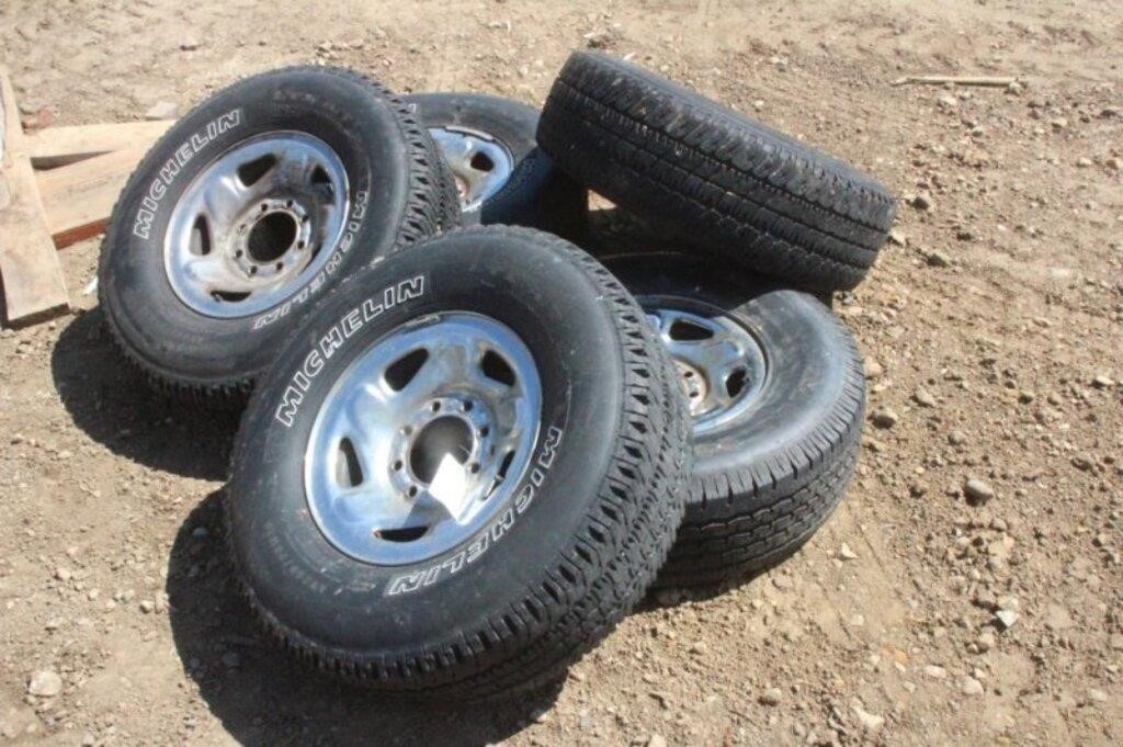 (5) Michelin 265/75R16 Tires on 8 Bolt Dodge Rims