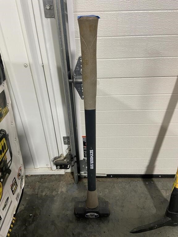 Nice Seymour 10 lb. Sledge Hammer