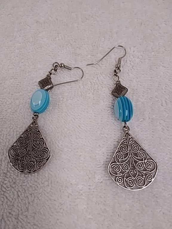 Pair of earrings