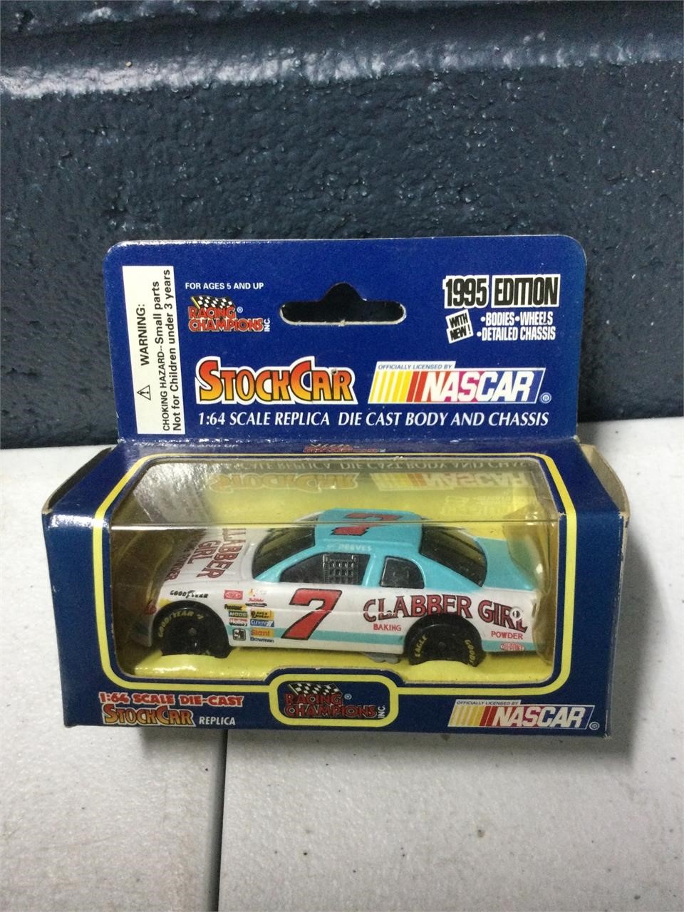 1:64 scale