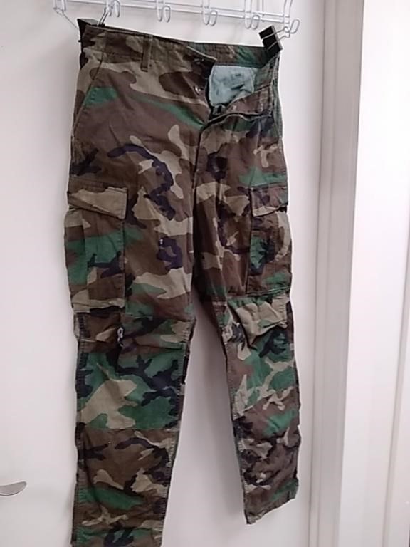2 pairs of camouflage pants