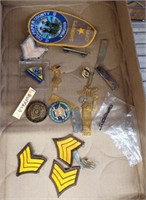 TRAY OF PATCHES, PINS, BADGES