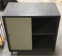 Metal cabinet 18x20x31