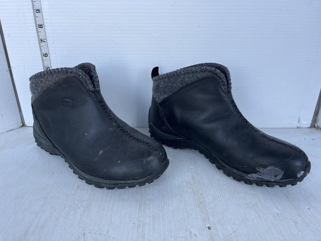 Sorrel Sz 9 winter boots