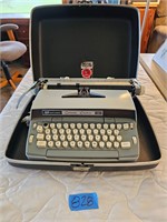 Vintage Briefcase w/ Vintage Typewriter