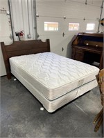 Queen Size Bed W/Hollywood Frame, Boxsprings &