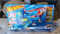 HOTWHEELS TRACK SET