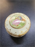 Porcelain trinket box