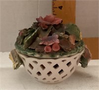 Ceramic potpourri flower basket