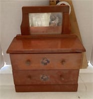 2-drawer jewelry chest / doll dresser