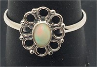 Sterling Silver Whie Stone Ring