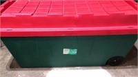 64 gallon tote w/lid- missing one clasp