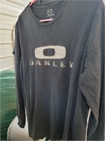 Oakley long sleeve t-shirt size large