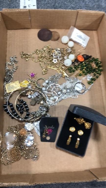 costume jewelry lot