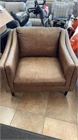 Home Consign & Design, Leather Chair