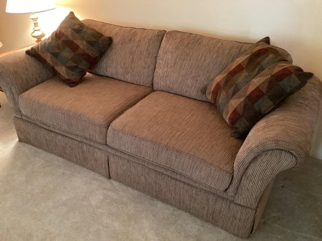 2-cushion sofa