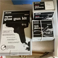 Sears electric glue gun & 2 refill boxes