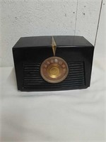 Vintage RCA Victor radio untested