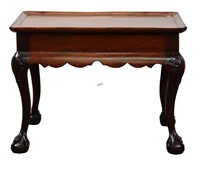 19th CENTURY CHIPPENDALE STYLE MAHOGANY TEA TABLE